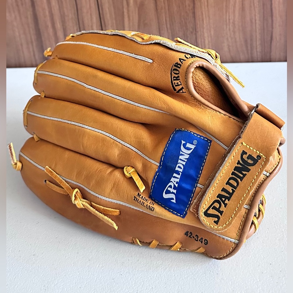 Vintage Spalding Aeroback Leather Baseball Glove Model Number 42-349.